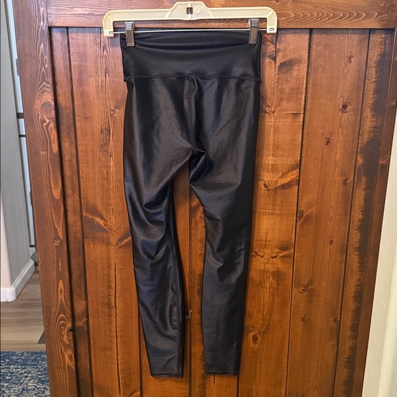 ALO High Shine Leggings, Anthracite, Size S - Picture 3 of 10